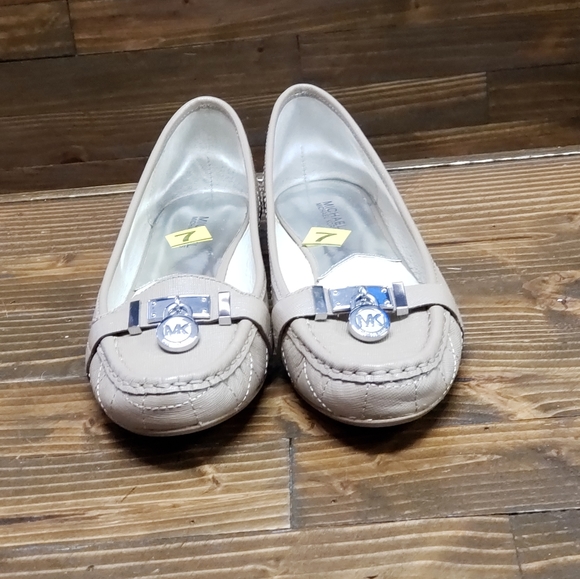 Michael Kors Khaki Flats Size 7 - Picture 5 of 8